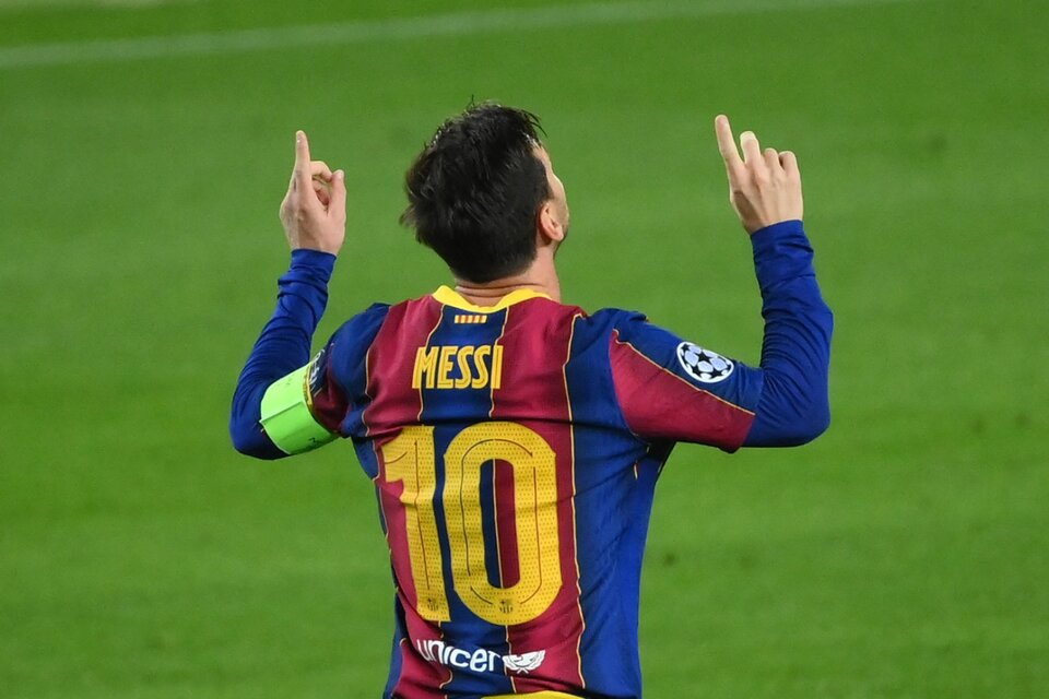 Messi fabricó el penal y lo ejecutó. (Fuente: AFP)