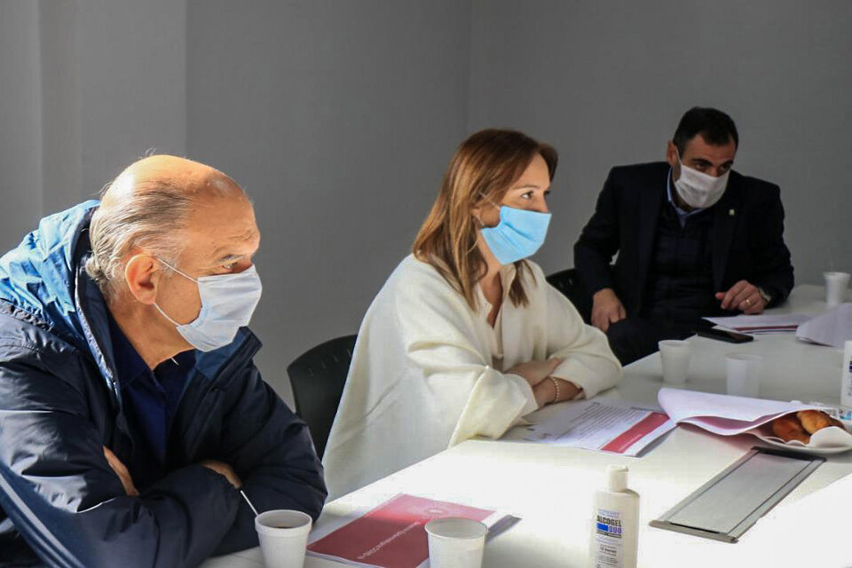 Vidal junto a Grindetti, uno de los intendentes que participó del encuentro.