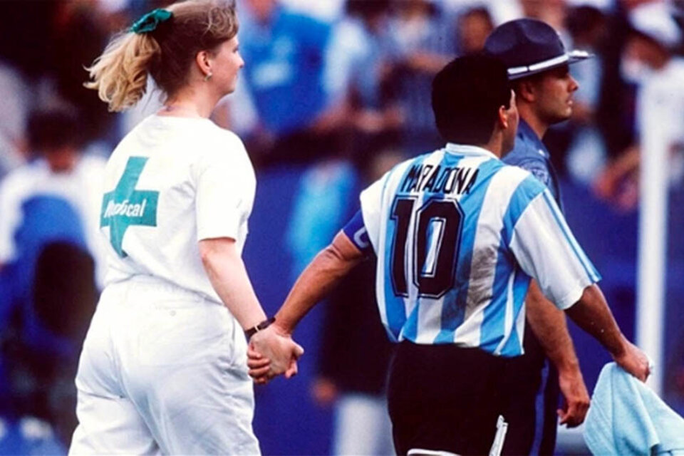 Maradona y la enfermera que lo condujo hasta el control antidoping del 94.