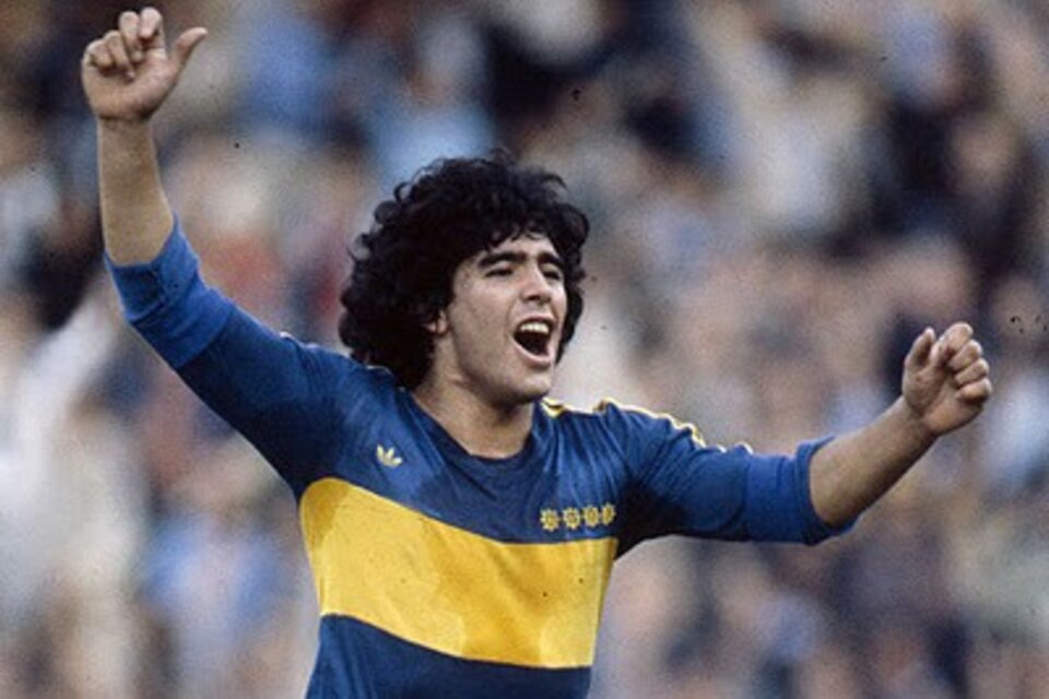 Diego Maradona con la camiseta de Boca del 81.
