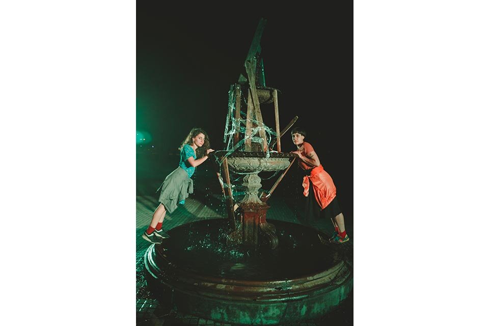 Silvana Amoy y Ximena Pereyra en una performance de Thigra. (Fuente: David Eira Pire)