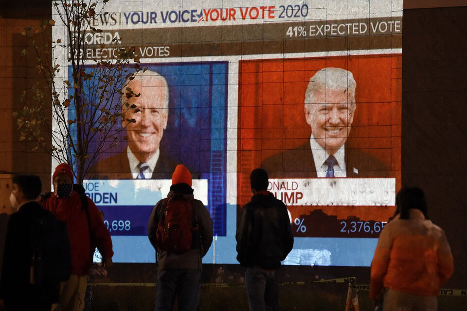 Con el conteo sin concluir, no hay ganador en las elecciones de Estados Unidos y ya empezaron los cruces entre los candidatos. (Fuente: AFP)