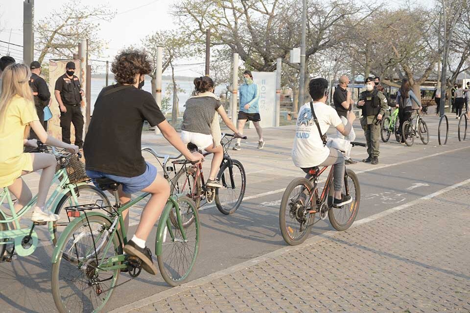 No sólo la actividad náutica, loda la zona de La Florida se vio desbordada. (Fuente: Fotografía Rosario/12)