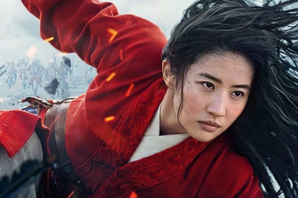 Mulan iba a estrenarse en cines, pero la pandemia alteró los planes. Llega el 4 de diciembre. 