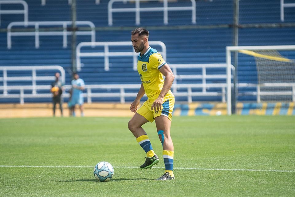 Recuperado, Fabián Rinaudo será titular.