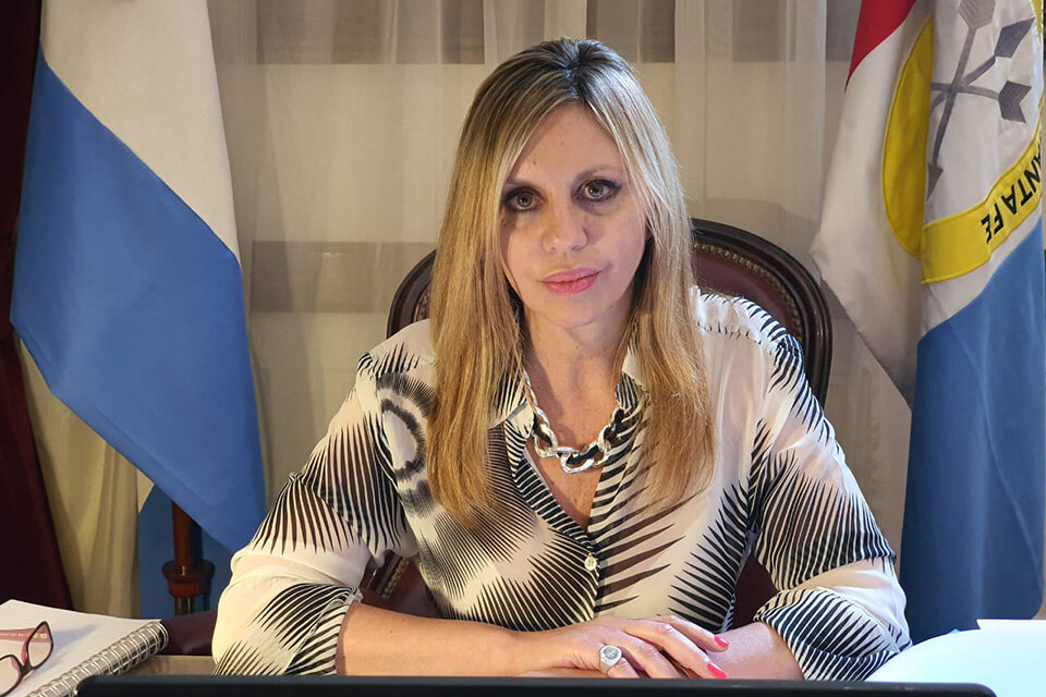 senadora María de los Ángeles Sacnun