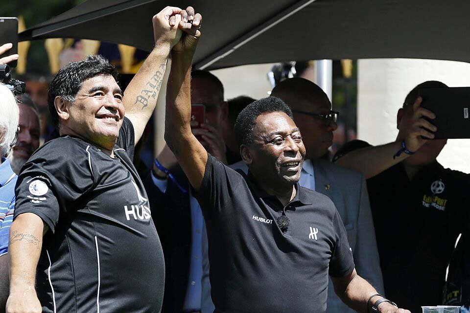 "Un día, espero que podamos jugar juntos a la pelota en el cielo", expresó Pelé. (Fuente: NA)