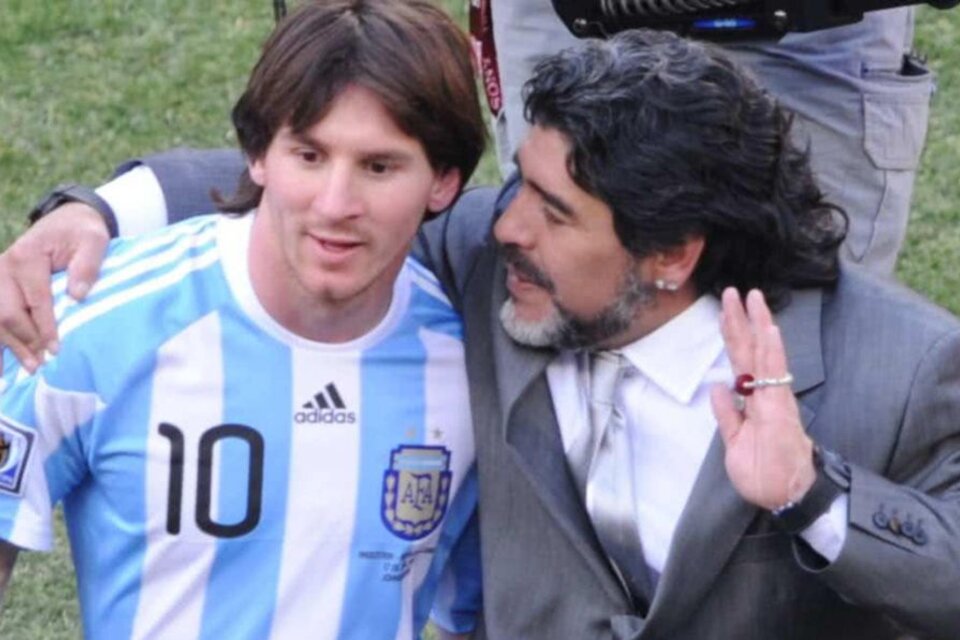 Messi y Maradona, juntos en la Selección Argentina. (Fuente: AFP)