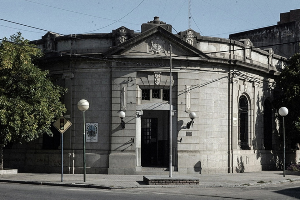 El Archivo de la Memoria funciona en la ex Comisaría 4°, sitio emblemático del circuito represivo santafecino.