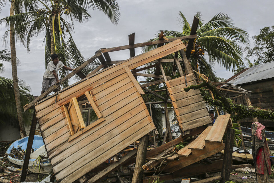 Al menos 200 muertos por los huracanes en Centroamérica  (Fuente: AFP)