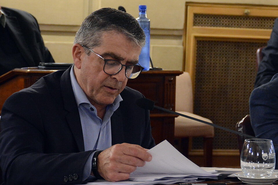 Traferri es quien concentra las críticas por las leyes que complican al gobierno de Perotti (Fuente: Prensa Senado)