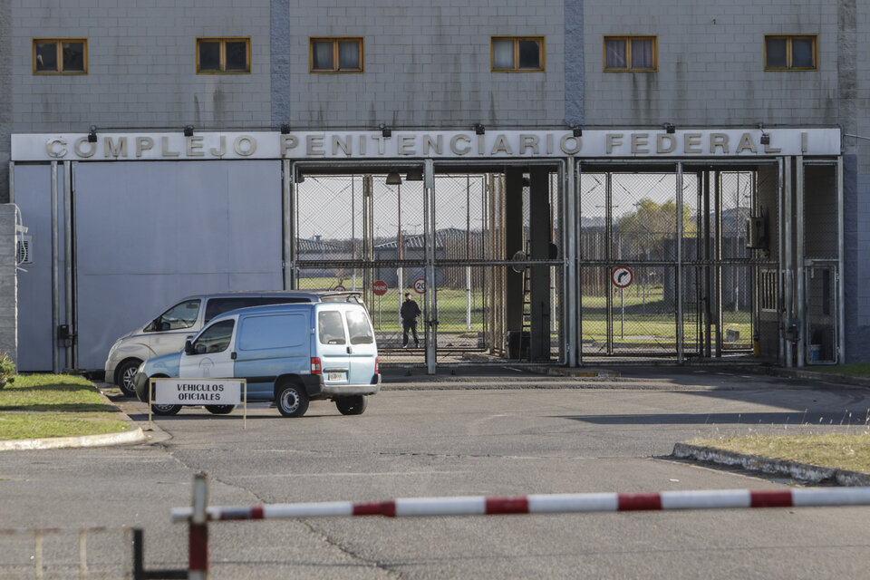 Empresarios y ex funcionarios detenidos eran espiados en la cárcel de Ezeiza. (Fuente: Bernardino Avila)