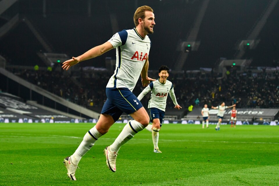 Harry Kane festeja su gol en la victoria de Tottenham. (Fuente: EFE)