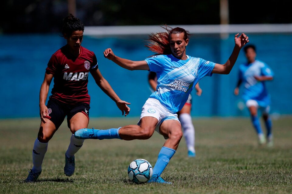Mara Gómez hizo historia en el partido que Lanús goleó a Villa San Carlos. (Fuente: EFE)