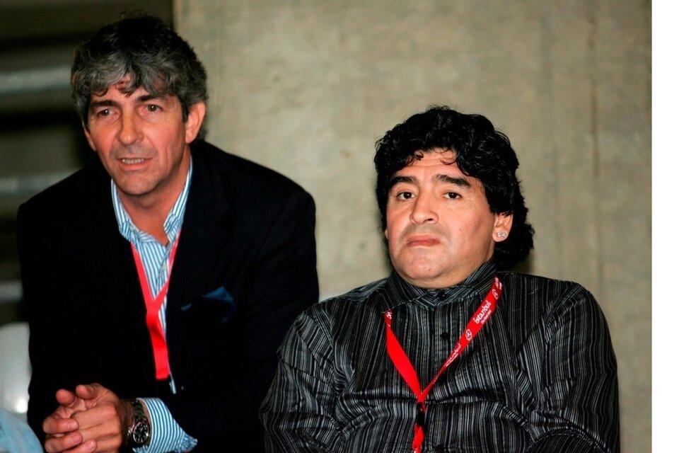 Rossi y Maradona, cercanos también en la despedida (Fuente: EFE)