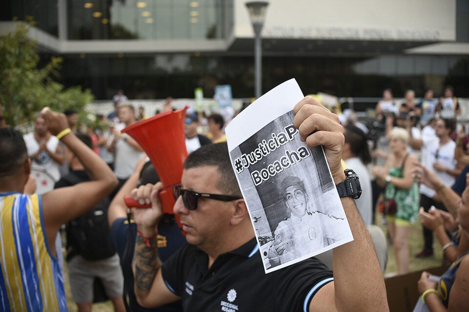 Familiares y amigos de la víctima se movilizaron pidiendo justicia.