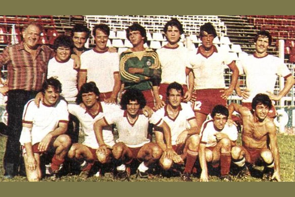 Calvo (abajo, segundo desde la izquierda), junto a Grandinetti, Taibo y Darín, entre otros.  (Fuente: Télam)