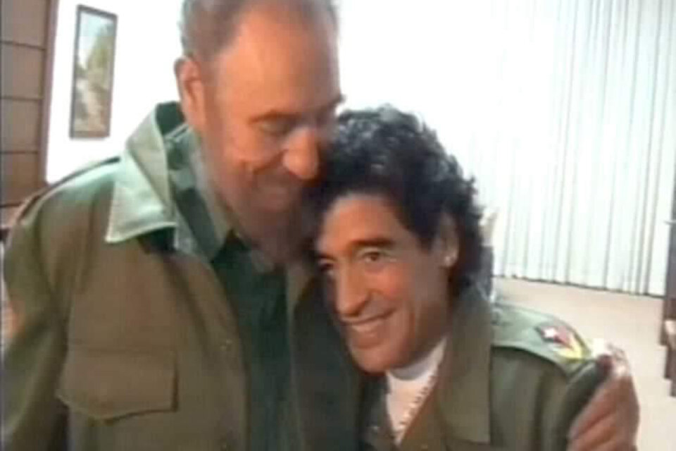 Diego Maradona junto a Fidel Castro.
