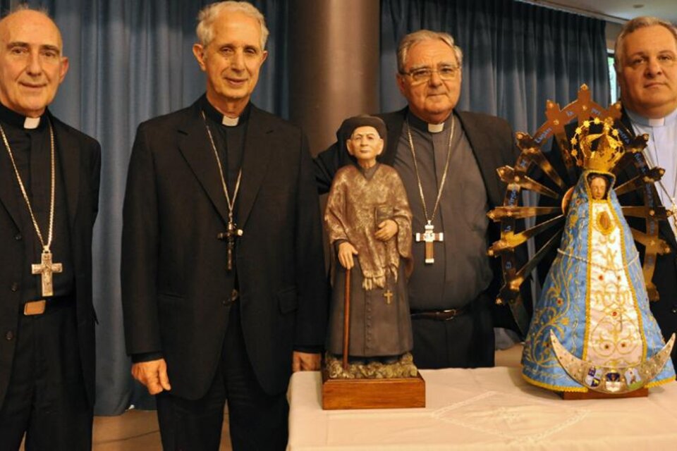 De izquierda a derecha: los obispos Carlos Malfa, Mario Poli, Oscar Ojea y Marcelo Colombo.