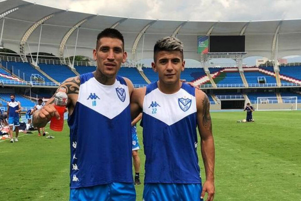 Ricardo Centurión y Thiago Almada durante una práctica de Vélez. (Fuente: Prensa Vélez)