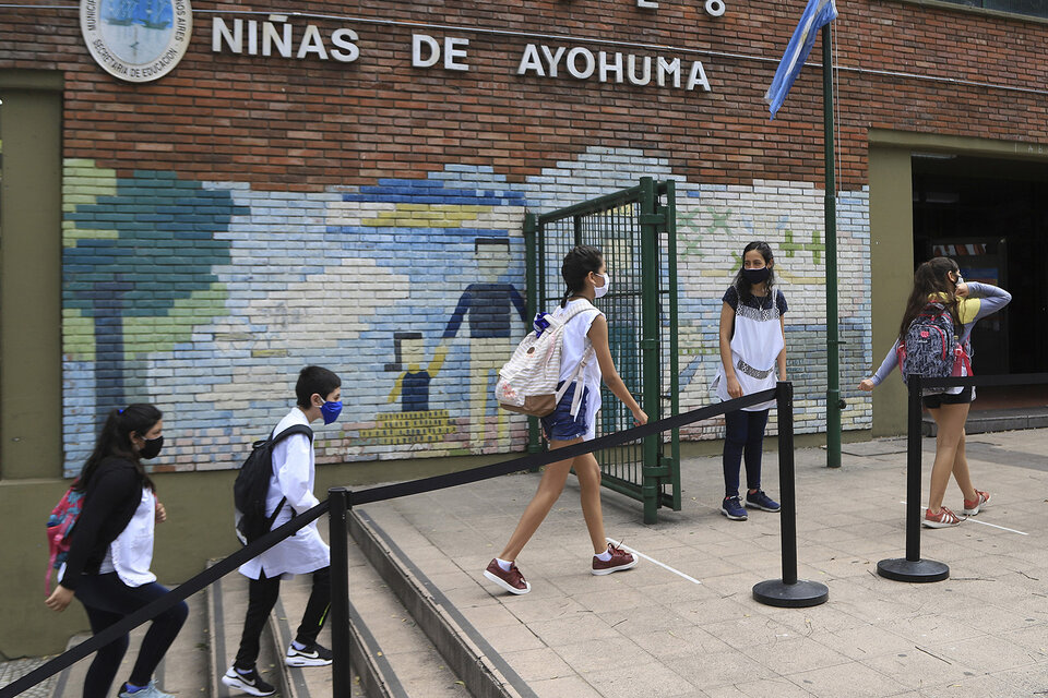 El jefe de gobierno porteño, Horacio Rodríguez Larreta, y su ministra de Educación, Soledad Acuña, fueron apuntados por sus políticas de ajuste para la educación pública.