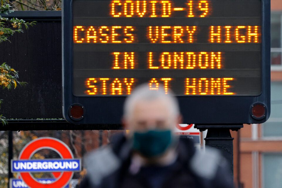 En Inglaterra el avance del coronavirus no se detiene y ya fue superado el pico de internados de la primera ola. (Fuente: AFP)