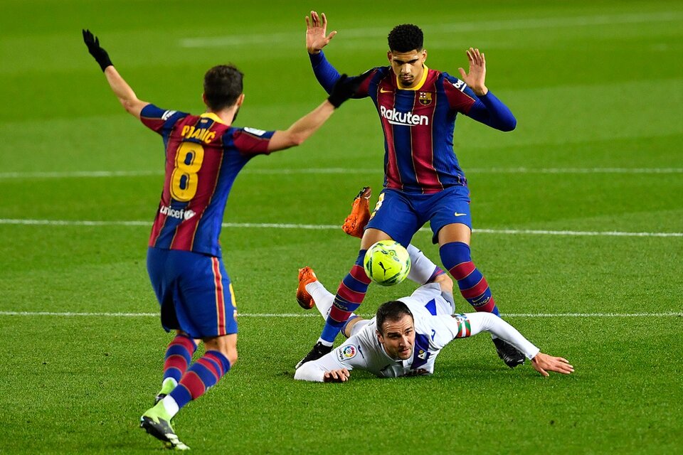 Liga de España: sin Messi, Barcelona igualó de local ante Eibar (Fuente: AFP)