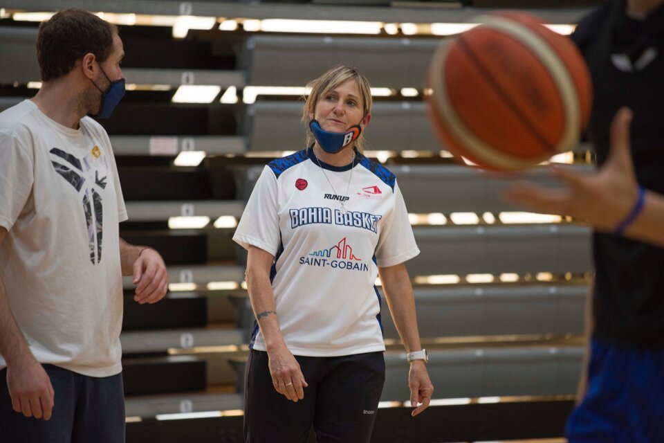 Laura Cors en acción, durante un entrenamiento de Bahía Basket. (Fuente: Gentileza Weber Bahía Basket)