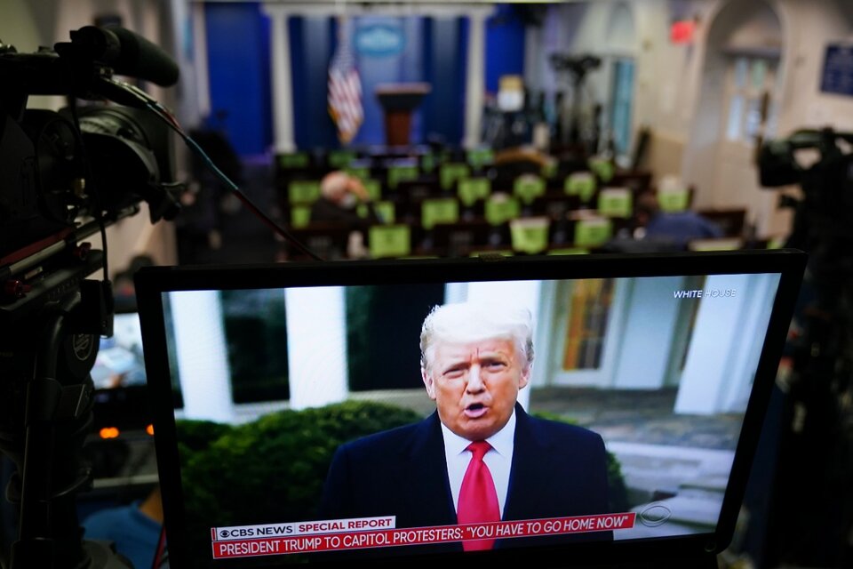Trump grabó el mensaje en los jardines de la Casa Blanca.  (Fuente: AFP)