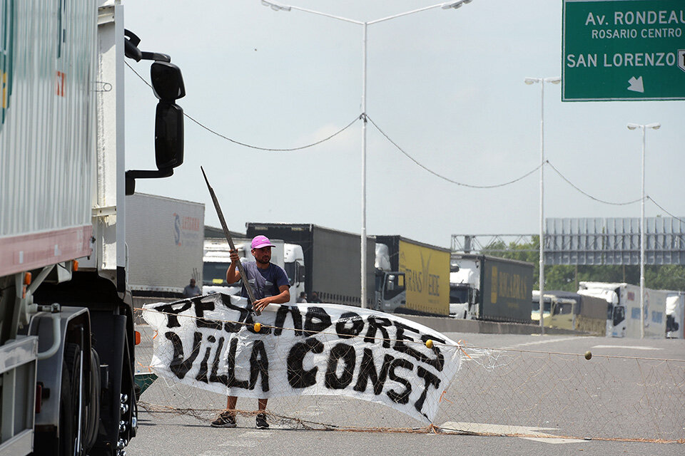 Con la veda vigente, continúan los cortes de ruta de pescadores en la provincia (Fuente: Sebastián Granata)