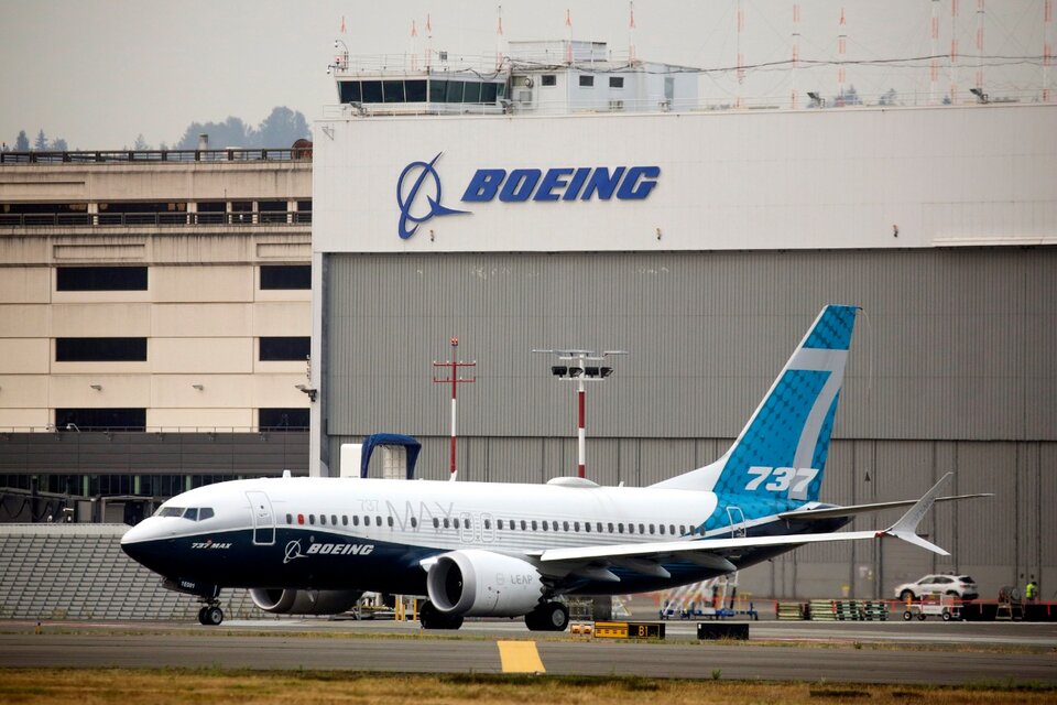 Boeing ocultó información del avión 737 MAX para maximizar sus ganancias y aceptó por ello pagar una multa de 2.500 millones de dólares. (Fuente: AFP)