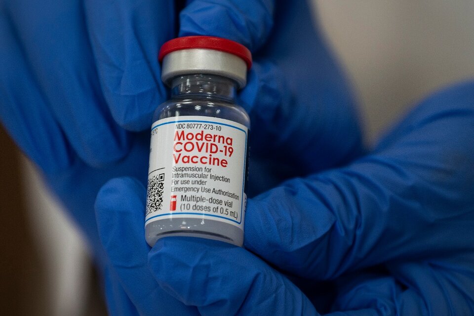 La vacuna de Moderna contra el coronavirus fue aprobada por las autoridades sanitarias del Reino Unido.