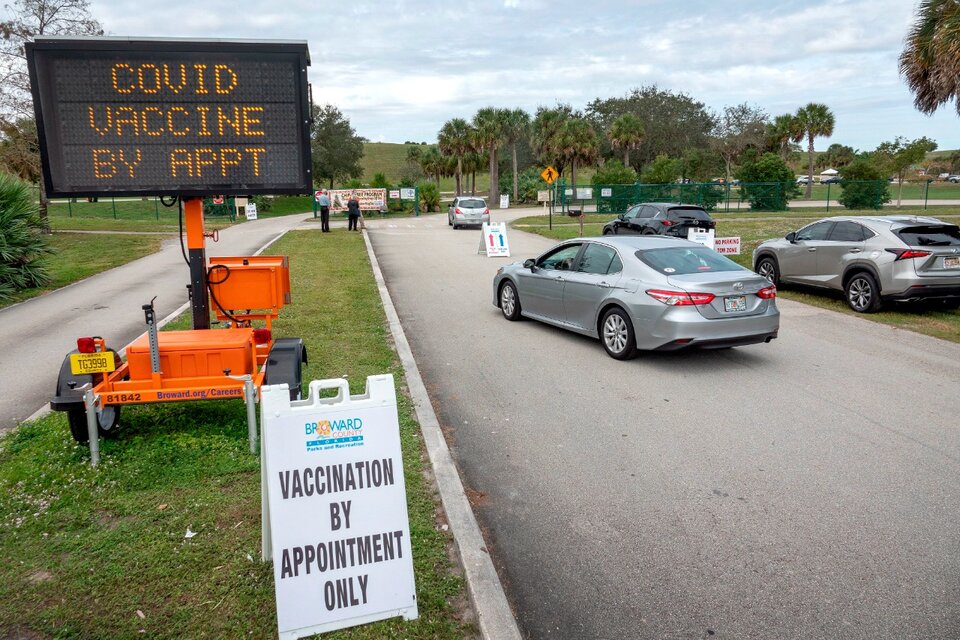 La vacunación en Florida no exige ser residente. (Fuente: EFE)