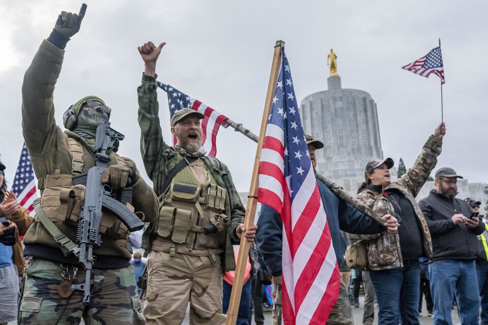 Banderas nazis, confederadas y supremacistas en la toma del Capitolio.