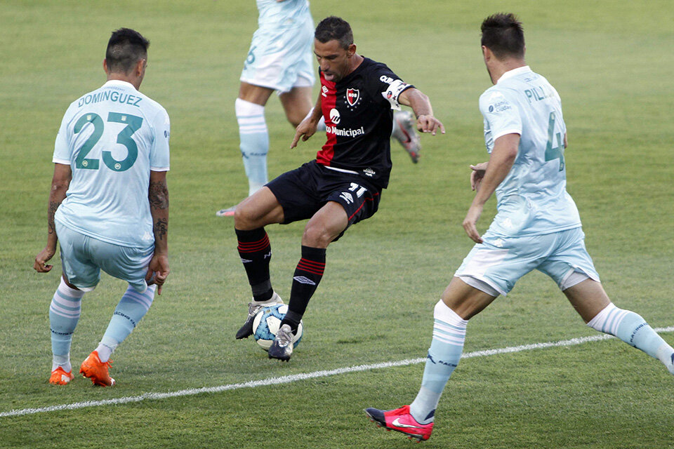 Maxi Rodríguez dio la asistencia para el gol de Newell's (Fuente: Fotobaires)