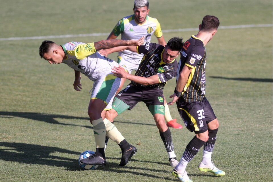 Defensa y Aldosivi disputaron un atractivo partido en Florencio Varela. (Fuente: Fotobaires)