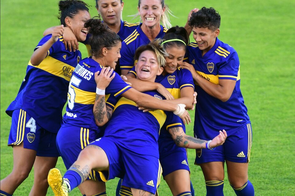 Boca goleó a River y es el primer campeón femenino de la era semiprofesional (Fuente: Fotobaires)