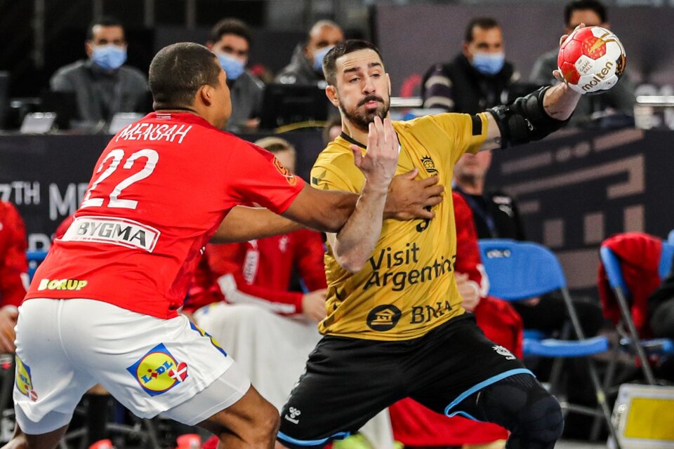 El seleccionado de handball arranca la segunda etapa en Egipto. (Fuente: AFP)