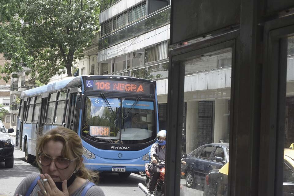 La parada de Laprida y avenida Pellegrini. (Fuente: Sebastián Joel Vargas)