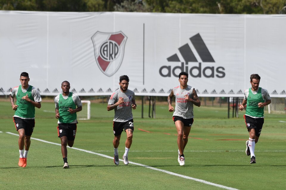 Suárez, De la Cruz, Casco, Pérez y Poncio en la práctica de este martes. (Fuente: Foto Prensa River)