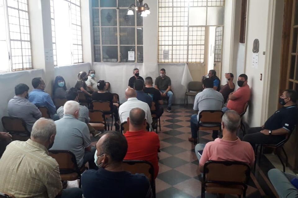 La reunión para cerrar filas en la sede de la CGT Rosario.