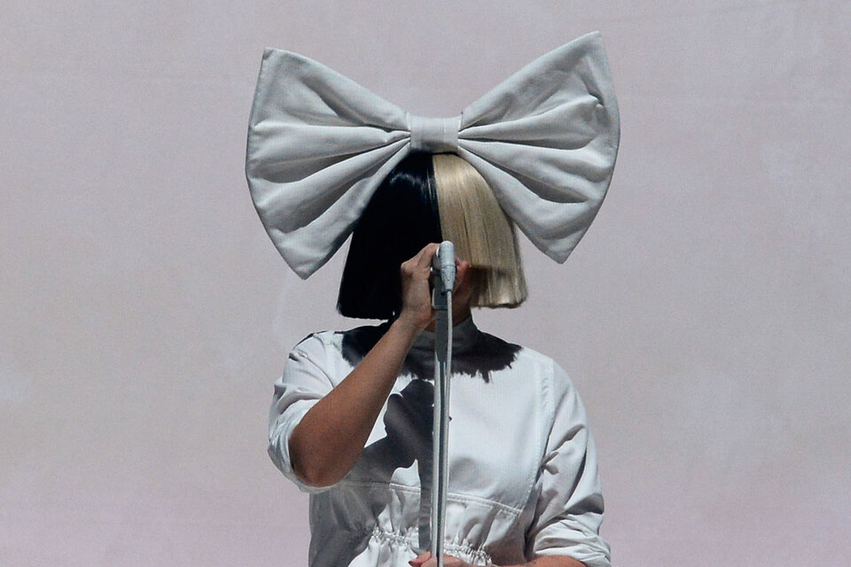 Sia, de cantante pop a directora de cine Pelucas