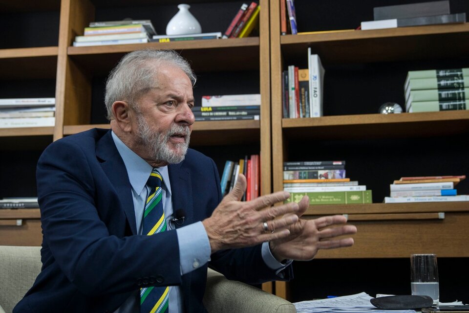 El exmandatario se acerca de esta manera a la probable anulación de las condenas en su contra.