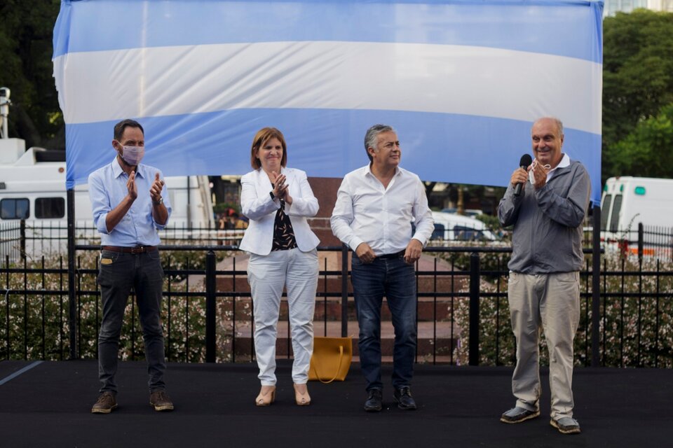 Patricia Bullrich, Alfredo Cornejo y Hernán Lombardi encabezaron el acto. (Fuente: Kala Moreno Parra)