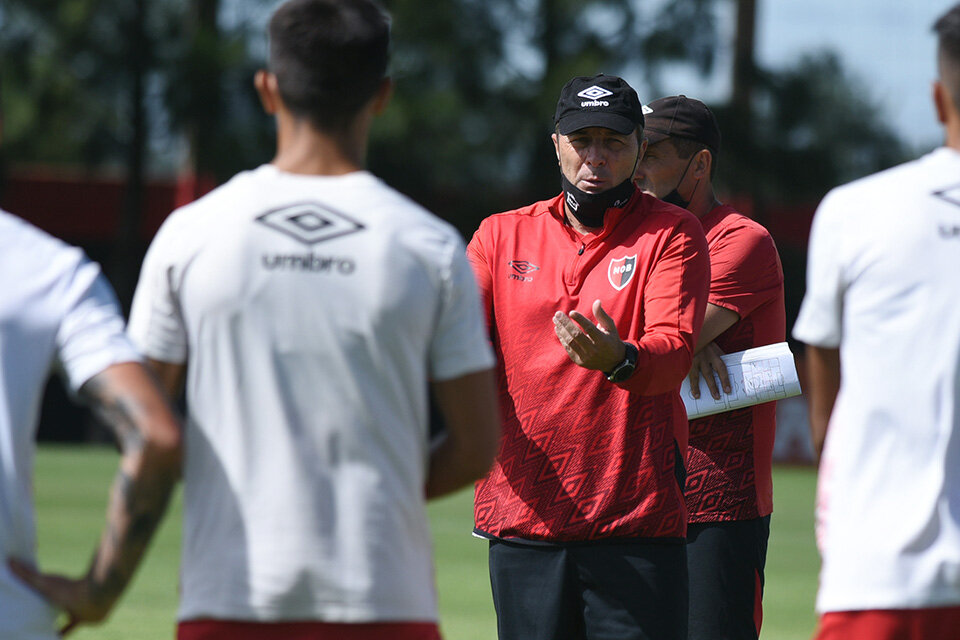 Kudelka no sabe si Julián Fernández podrá estar en el partido de mañana. (Fuente: Prensa NOB)