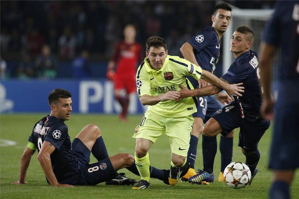Messi tiene varios cruces históricos ante el PSG por la Champions. Jugaron tres series y ganó las tres. (Fuente: EFE)
