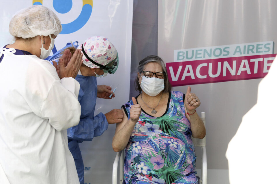 Los adultos mayores comenzarán a ser vacunados tanto en la provincia de Buenos Aires como en CABA.