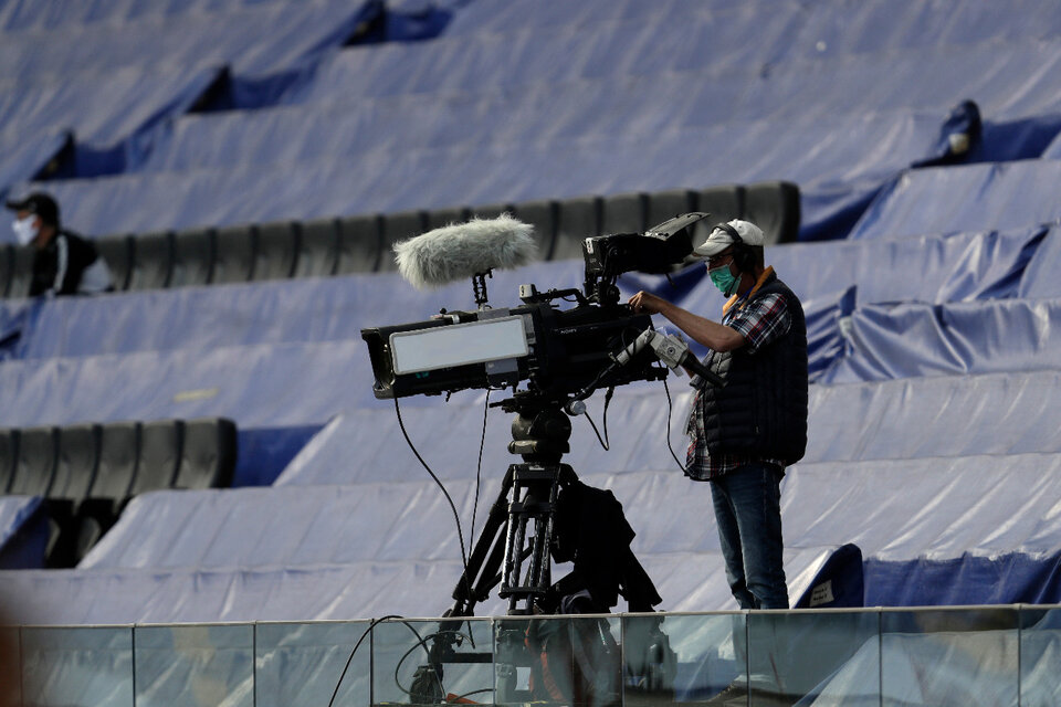 Fútbol por TV con final abierto (Fuente: AFP)