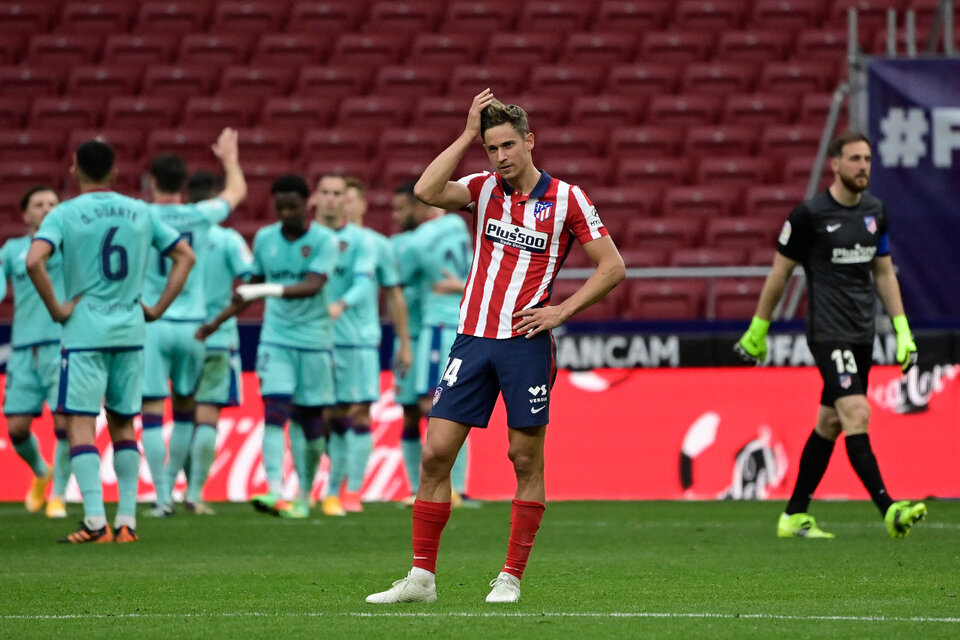 Marcos Llorente se agarra la cabeza. (Fuente: AFP)