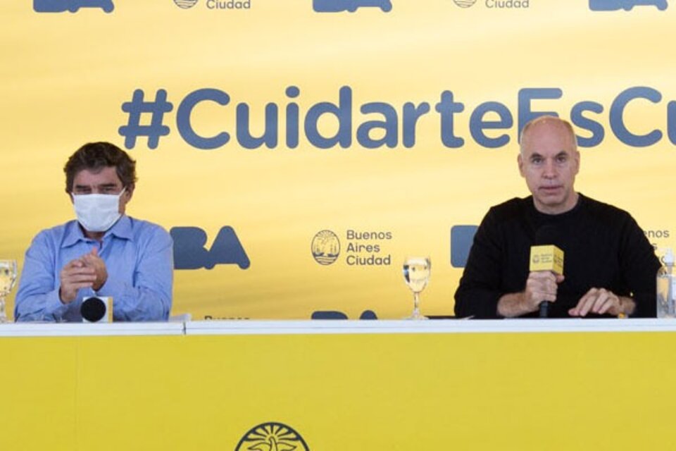 El jefe de Gobierno porteño, Horacio Rodríguez Larreta, y su ministro de Salud, Fernán Quirós, fueron denunciados penalmente por haber presuntamente privatizado la campaña de vacunación en la Ciudad.